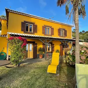 Vakantiehuis Casa Dos Falcoes De Construcao Tradicional, Fajã da Ovelha